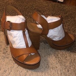 Chunky heel Aldo pumps